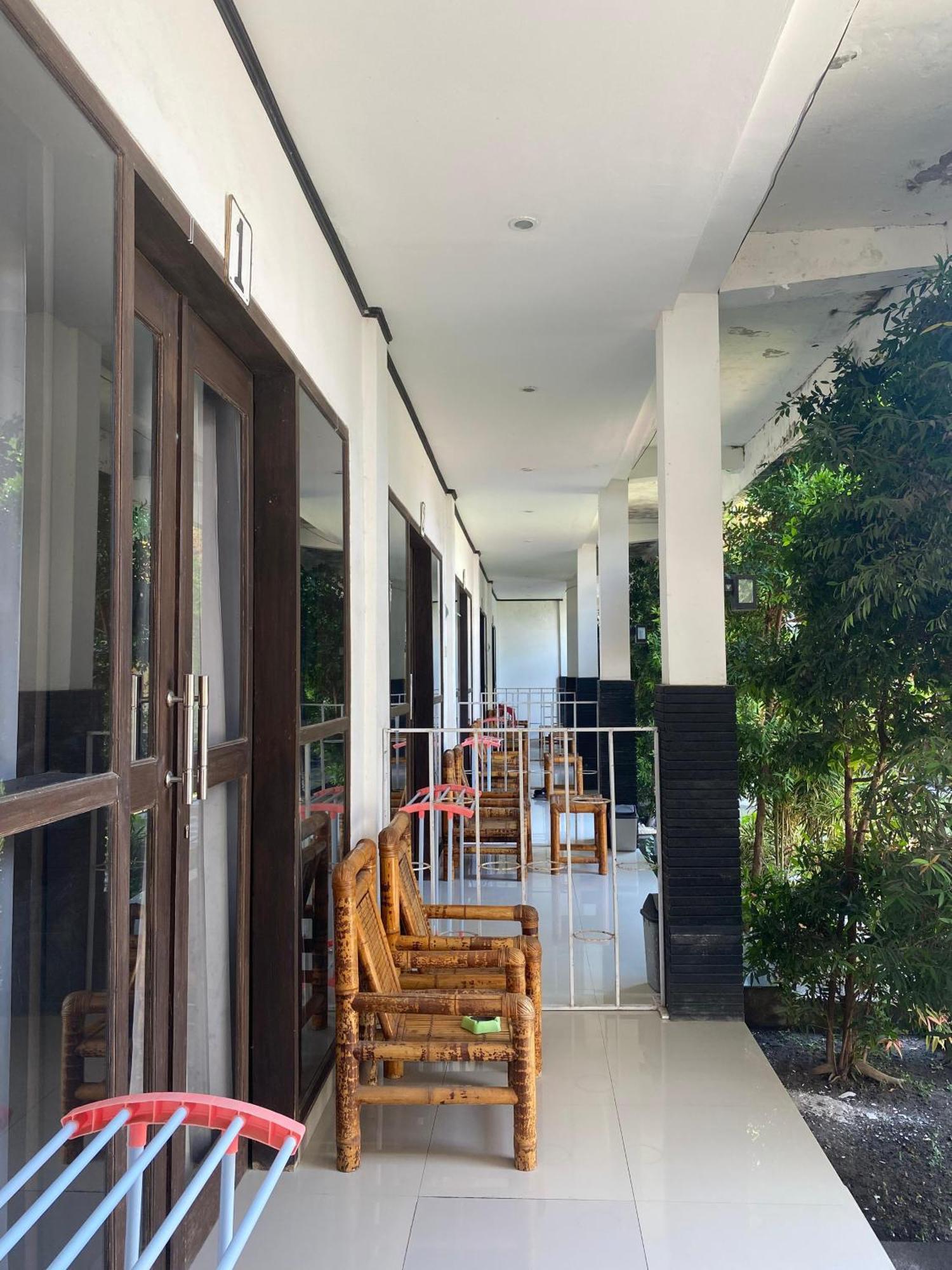 Akalanka Homestay Gili Trawangan Exterior photo
